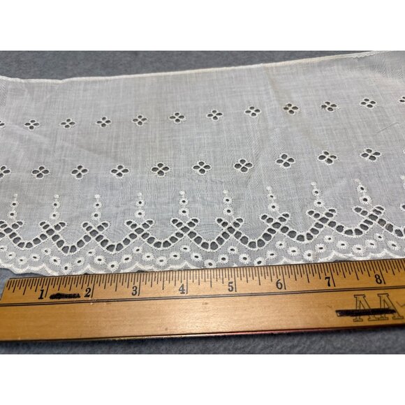 Vintage 6.5" x 2 yards Cream Eyelet Lace Trim Fabric with Scalloped Edge - Picture 4 of 5